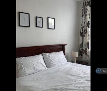 4 bedroom terraced house to rent - Photo 3