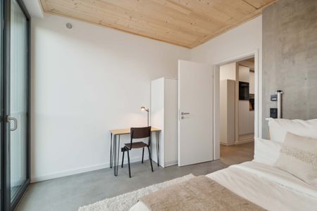 Room in Muschelkalkweg, Berlin for 80 m² with 2 bedrooms - Photo 2