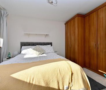 3 Station Terrace, Helens Bay, Bangor, BT19 1TQ - Photo 6