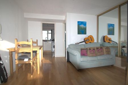 Studio to rent - Photo 2