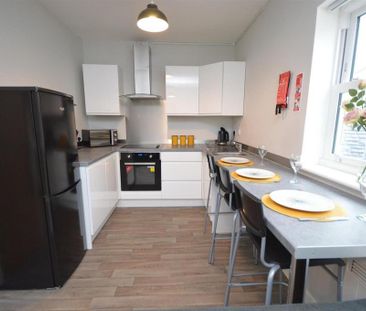 1 bedroom in a house share to rent - Photo 3