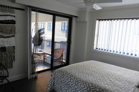 Spacious 3-Bedroom Unit Wollongong CBD - Photo 2