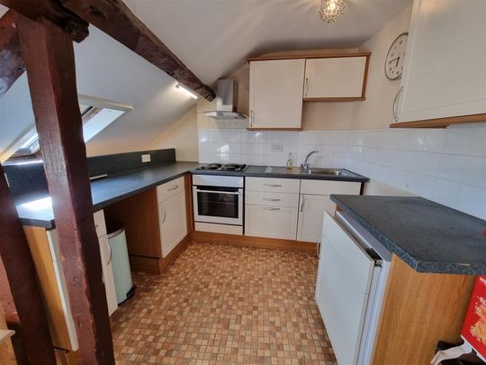 1 Bedroom Flat to Rent in Silver Street, Wellingborough, NN8 - Photo 1