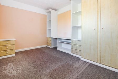 3 bedroom end of terrace house to rent - Photo 4