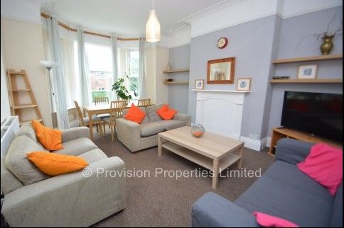 8 Bedroom near Leeds University - Photo 1