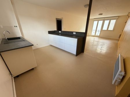 Location Appartement 3 pièces 69m² CHALAMONT 01320 - Photo 3
