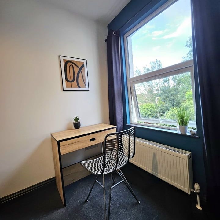 Room in a Shared House, Chiltern Rise, LU1 - Photo 1