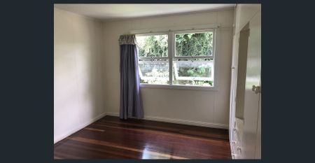 Neat & Tidy 2 Bed Unit in Annerley - Perfect for a Single or a Couple - Photo 2