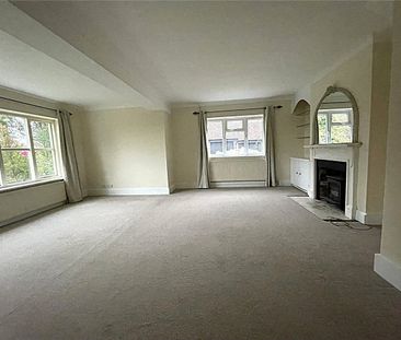 Refurbished 4 bedroom detached character house with far reaching vi... - Photo 3