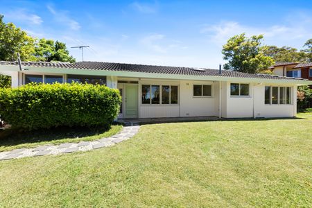 5 Marine Crescent, Hornsby Heights NSW 2077 - House For Rent | Domain - Photo 4