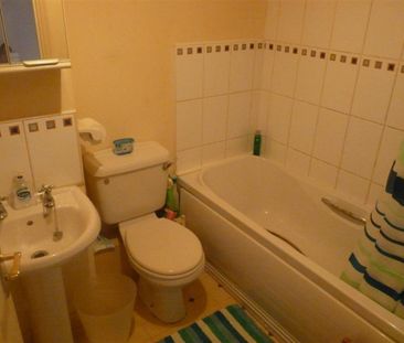 2 bedroom House To Let - Photo 4