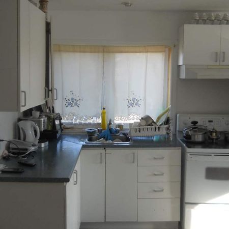 Voici un 4 et demi dans un quartier tranquille pour 1295$ à Laval - Photo 4