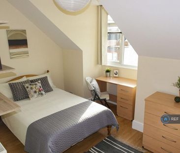 8 bedroom terraced house to rent - Photo 5