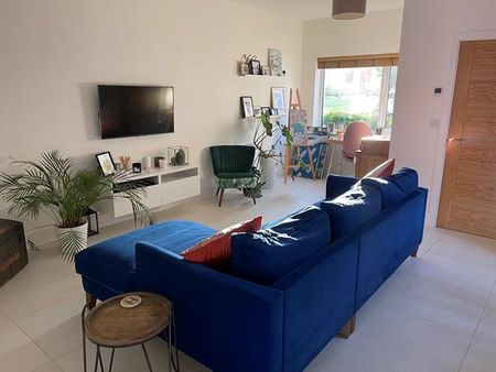 3 bedroom detached house to rent - Photo 2