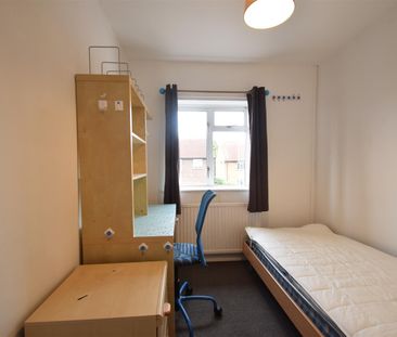 4 bedroom house - semi-detached - Photo 5