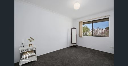 Two Bedroom Unit in Central Location (water included in rent) - Photo 2