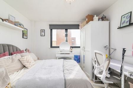 Attractive one bed flat to let in London, E15 1PD - Photo 4