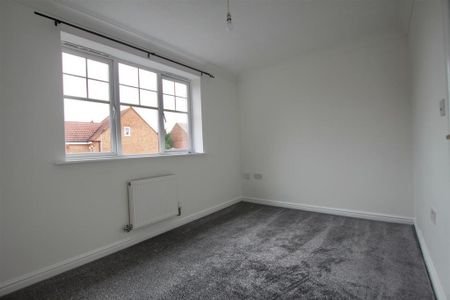 3 bedroom semi-detached house to rent - Photo 3