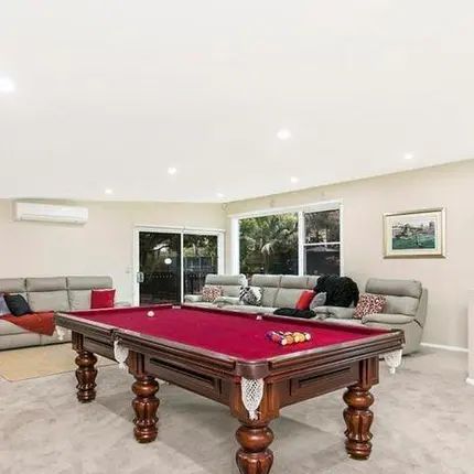 Immaculate 4 Bedroom house + An Individual entertaining building in North Epping For lease - Photo 2
