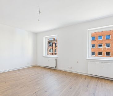 Modernisierte 2 - Zimmerwohnung in 24103 Kiel | Lütt Immobilien Kiel - Photo 1