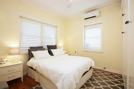 Charming Family Home In Central Albury - Photo 4