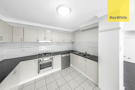 Beautifully Enhanced 2 Bedroom Apartment! - Photo 5