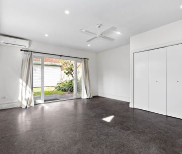 Period Charm in a Vibrant Location! - Photo 3