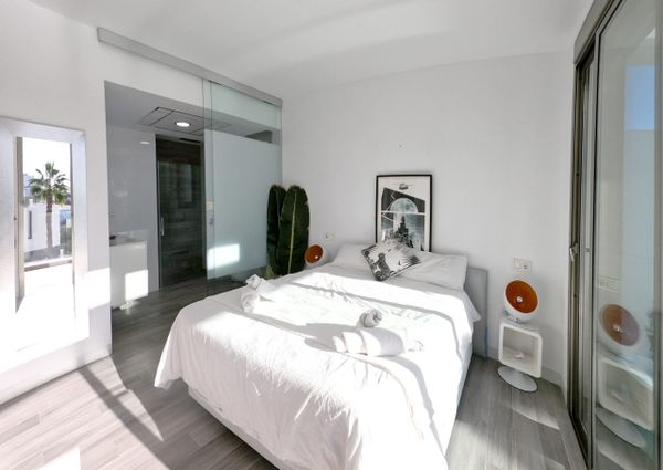 425 Villamartin Paradise