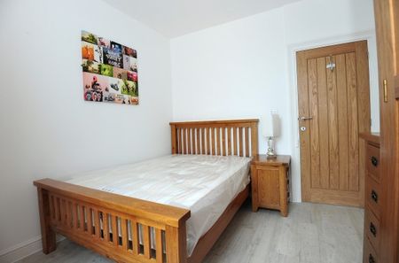 Apartment 3. Close to uni!! *all bills included* - Photo 2