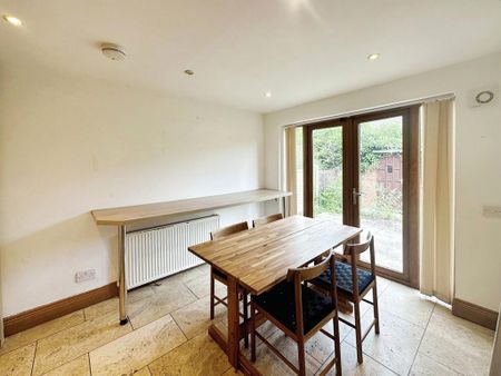 6 bedroom detached house to rent - Photo 3
