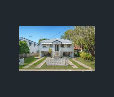 2/17 Fourth Avenue, Sandgate, Qld 4017 - Photo 1