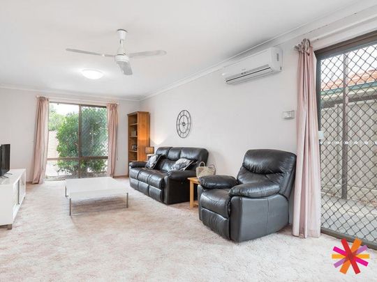 Private Rear Villa - Big Back Yard - Photo 1