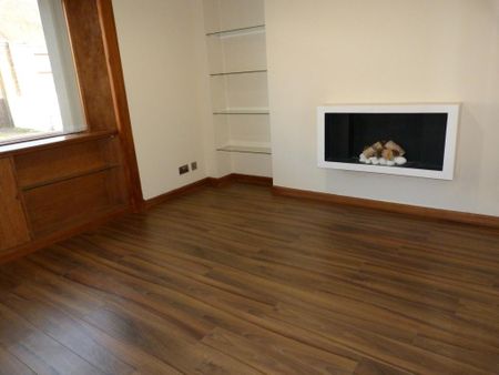 3 bedroom end of terrace house to rent - Photo 3