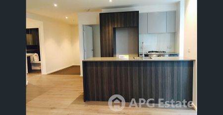 Fully Furnished 1B+1Study+1B Apartment in the Heart of Docklands - Photo 4