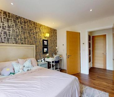 3 bedroom flat to rent - Photo 5