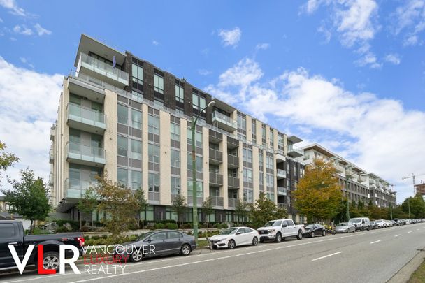 Condo in Vancouver West Side, BC - Photo 1