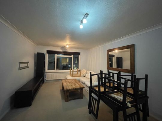 2 Bed Flat, Radcliffe Square, SW15 - Photo 1