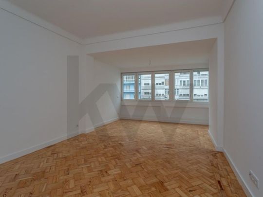 3 room luxury Apartment for rent in Lisbon, Portugal - Photo 1