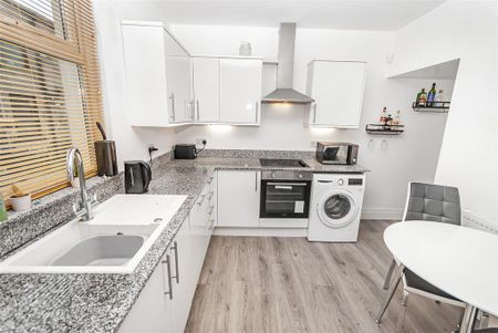 2 bedroom terraced house to rent - Photo 3