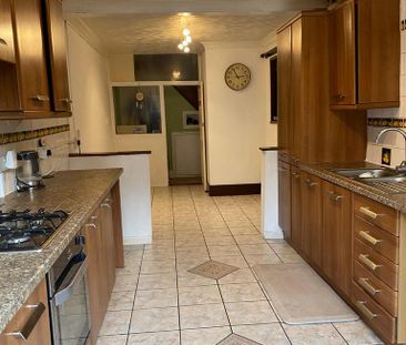 3 bedroom terraced house to rent - Photo 2