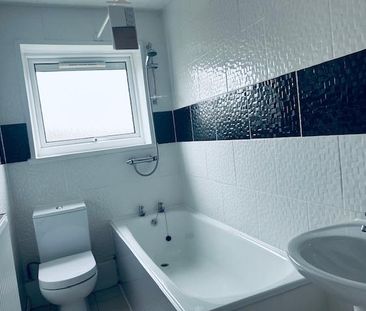 2 bedroom ground floor flat to rent - Photo 5