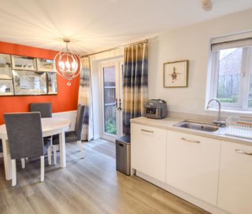 3 bedroom semi-detached house to rent - Photo 3