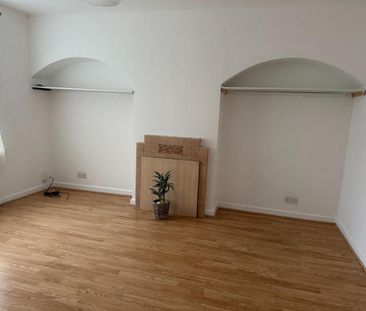 3 bedroom end of terrace house to rent - Photo 1