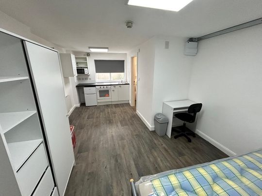 Studio to rent - Photo 1