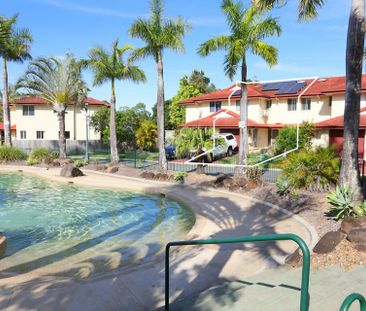 SPACIOUS TOWNHOUSE WITH POOL IN COMPLEX - Photo 5