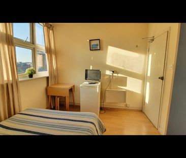 Room in a Shared House, Anson Road, NW2 - Photo 1