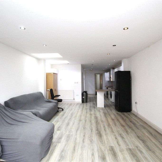 2 bedroom maisonette to rent - Photo 1
