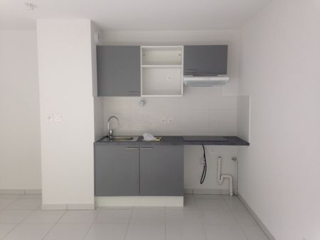 Location Appartement 3 pièces 62m² - Photo 2