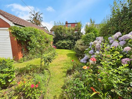 1 bedroom in a house share to rent - Photo 4