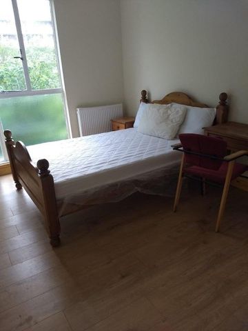 1 bedroom in a flat share to rent - Photo 5